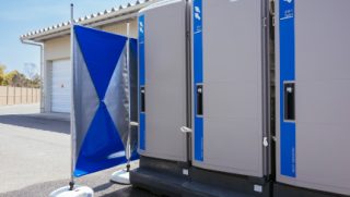 花火大会の仮設トイレ設置事例｜快適なイベント運営をサポート｜広島のサムネイル